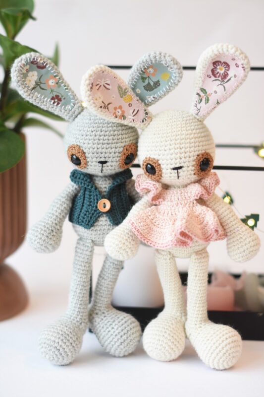 crochet bunnies dressed