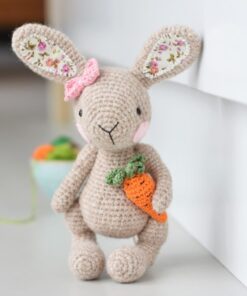 amigurumi easter bunny with a carrot