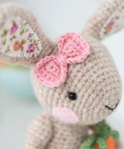 amigurumi easter bunny with a carrot