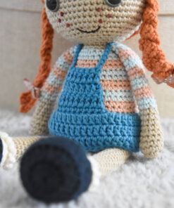 Crochet doll with skirt