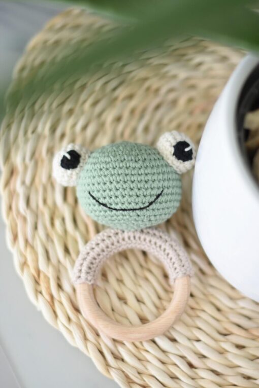 crochet frog rattle