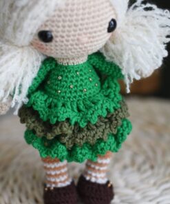 jõulukuusest inspireeritud nukk