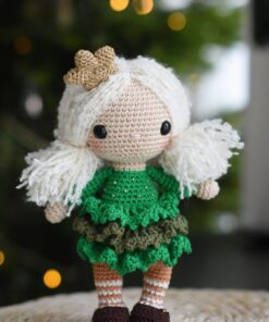 jõulukuusest inspireeritud nukk