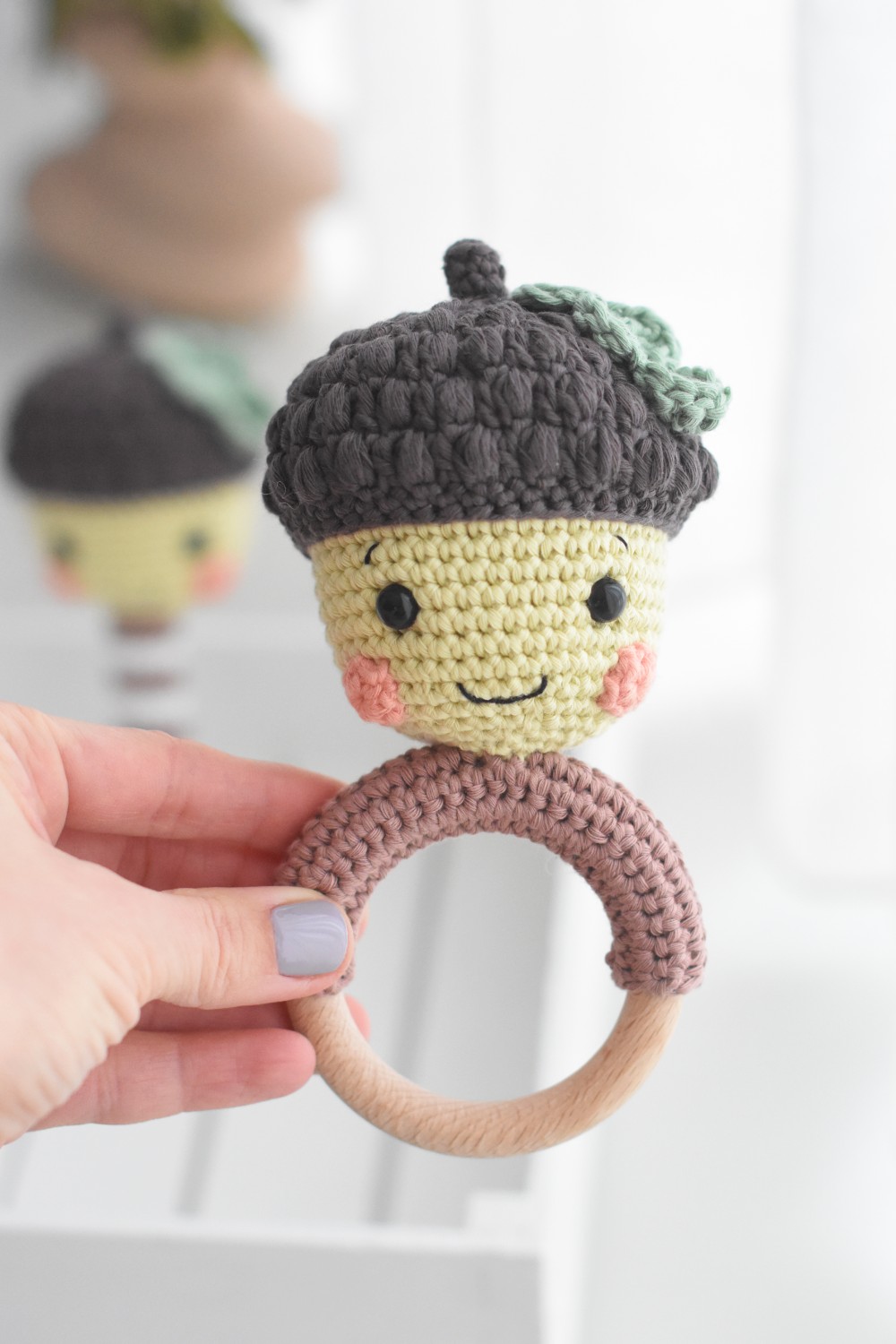 amigurumi acorn teething ring