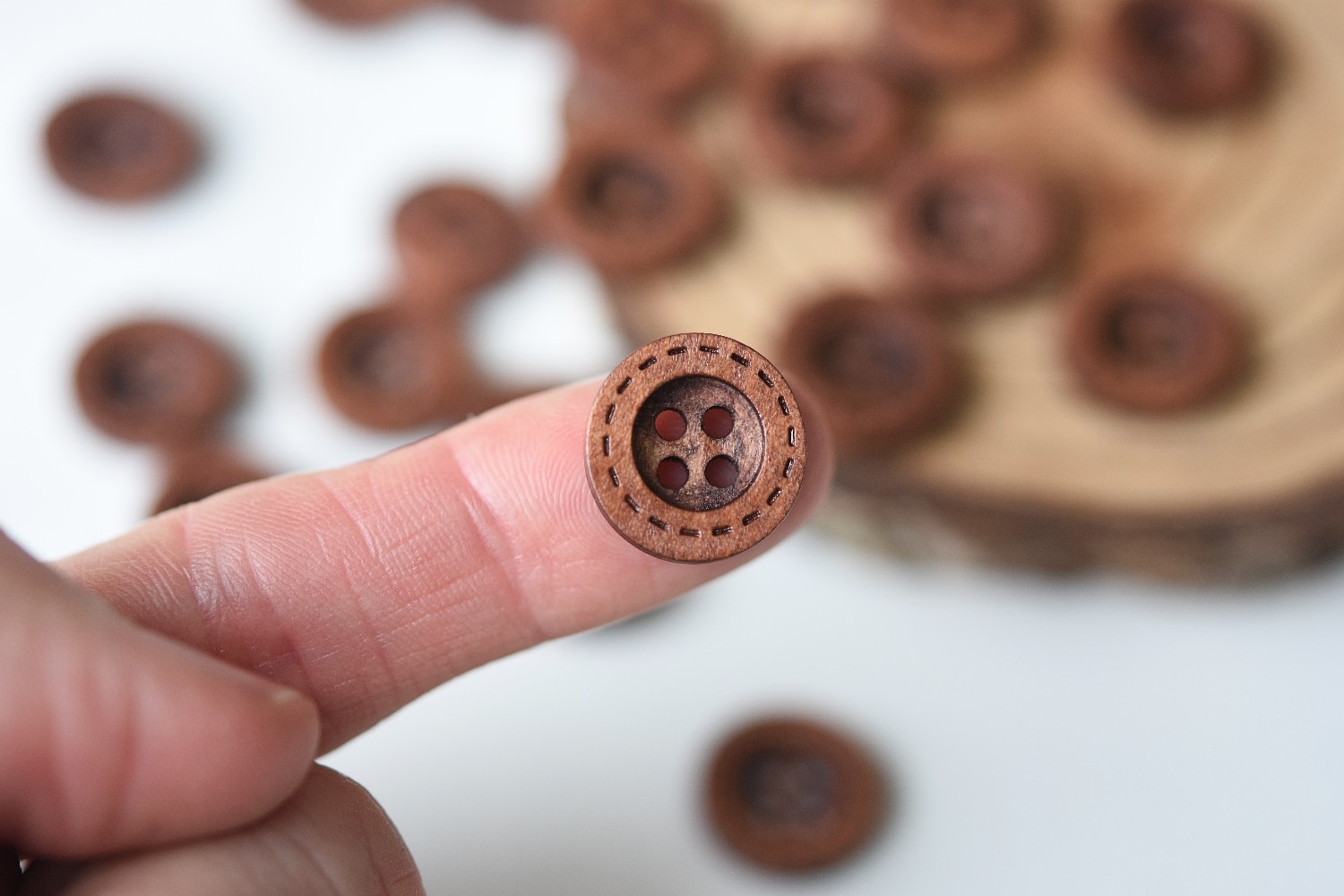 Wooden buttons, 15 mm, Relief and dashed, 20 pcs