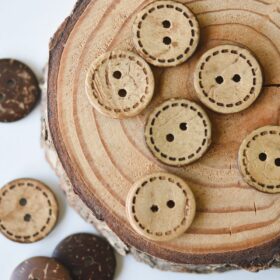 Coconut button dashed 18mm