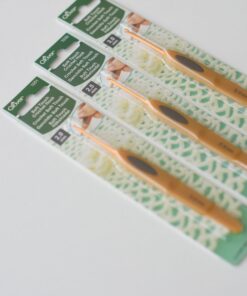 Ergonomic crochet hook Clover