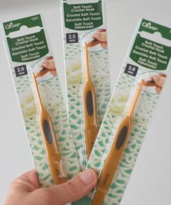 Ergonomic crochet hook Clover