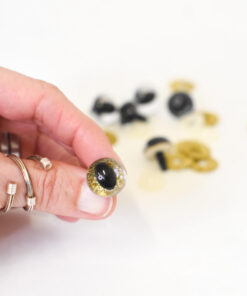 Glittery safety eyes for snakes and lizards