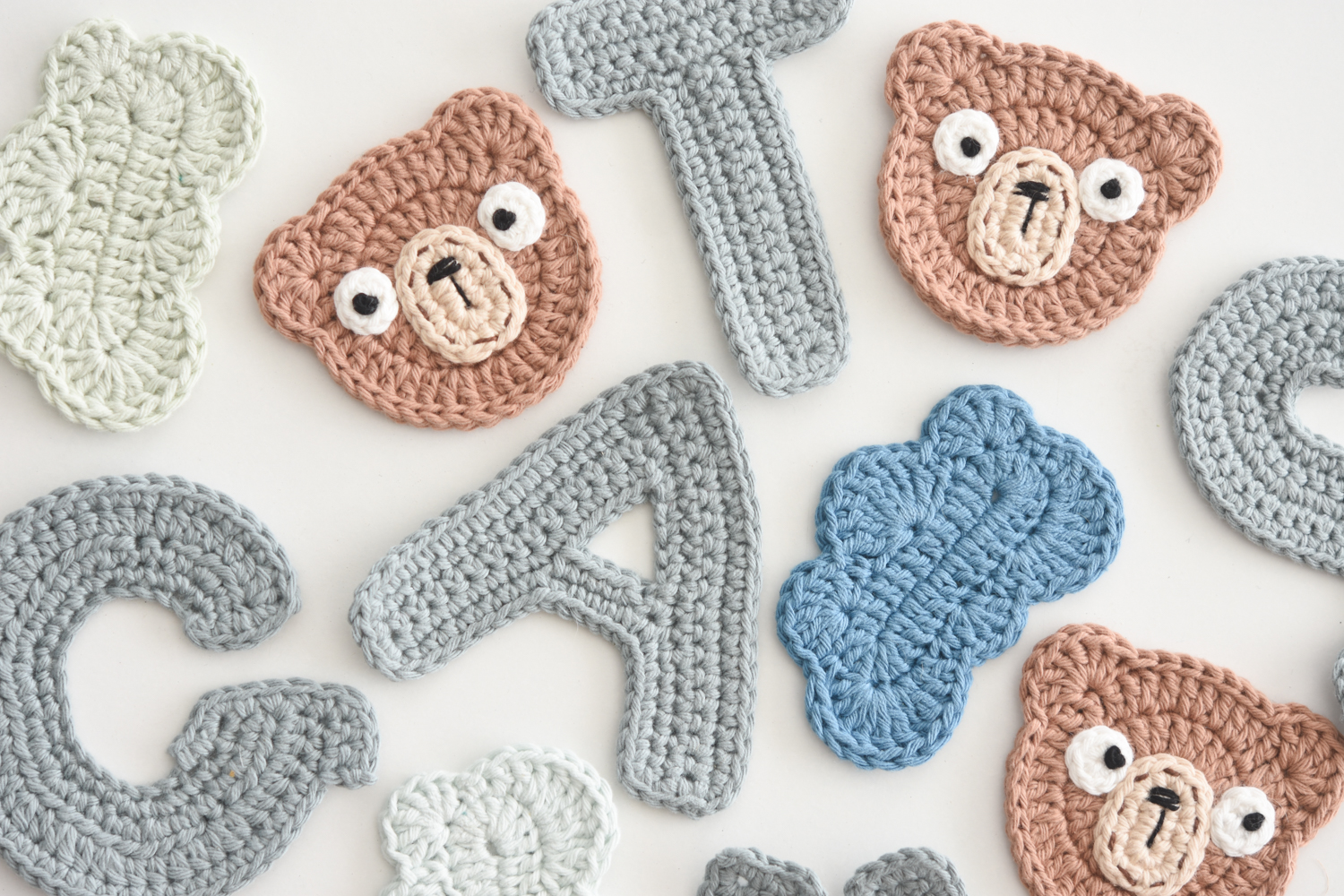 crochet motifs appliques letters