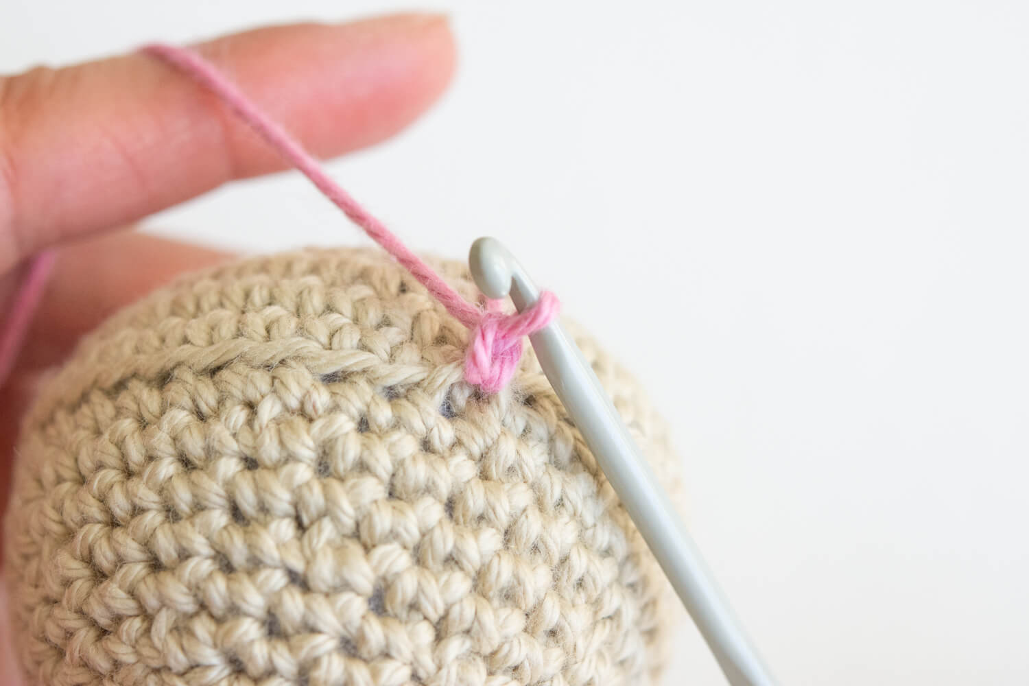 attach yarn in front loops crochet