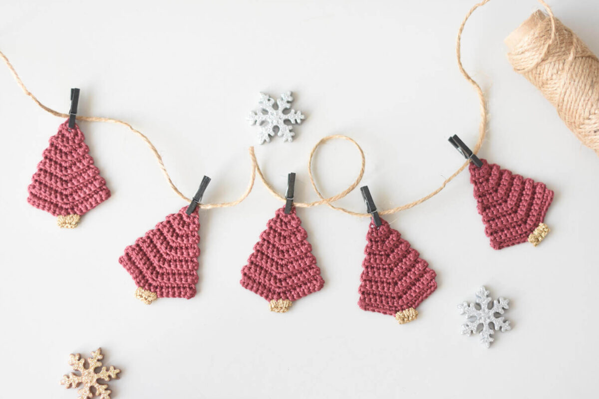 crochet Christmas tree motif