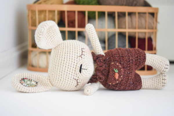 carrot pants bunny amigurumi