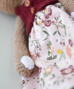 riietega jänes heegeldatud