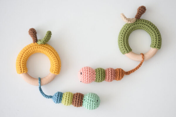 Apple worm rattle amigurumi pattern