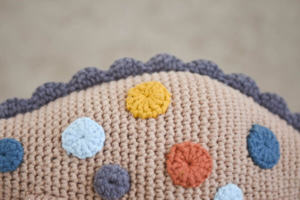 Heegeldatud täpiline draakon