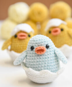 Little Chick in an Egg Shell Amigurumi Pattern