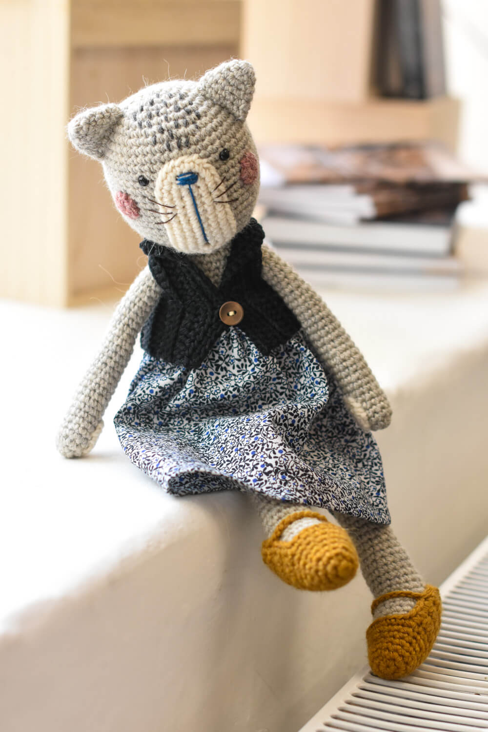 Crochet cat with clothes