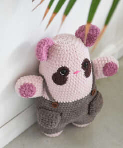 Heegeldatud mänguasi panda