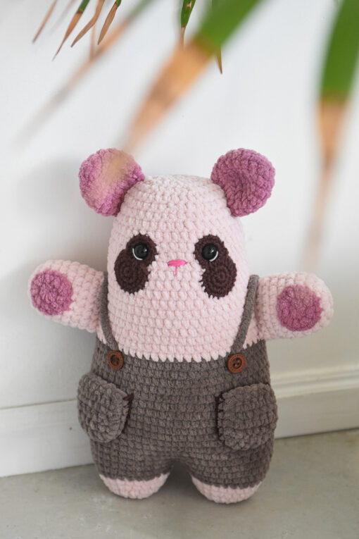 Heegeldatud mänguasi panda