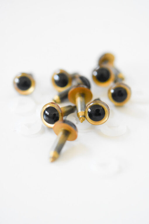 Round pupil safety eyes gold