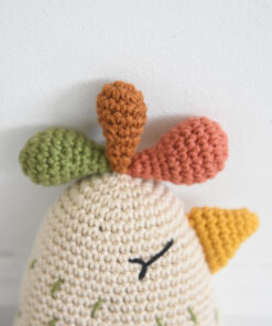 heegeldatud mänguasi kukk