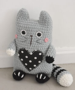 heegeldatud mänguasi kass