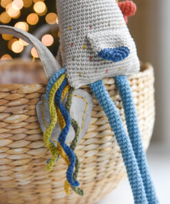 heegeldatud mänguasi kukk