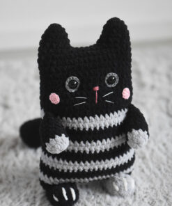 heegeldatud triibuline kass