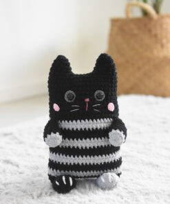 heegeldatud triibuline kass