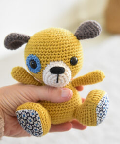 kollane koer heegeldatud