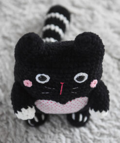 must kass heegeldatud