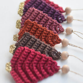 heegeldatud kuusepuud jõulukaunistus