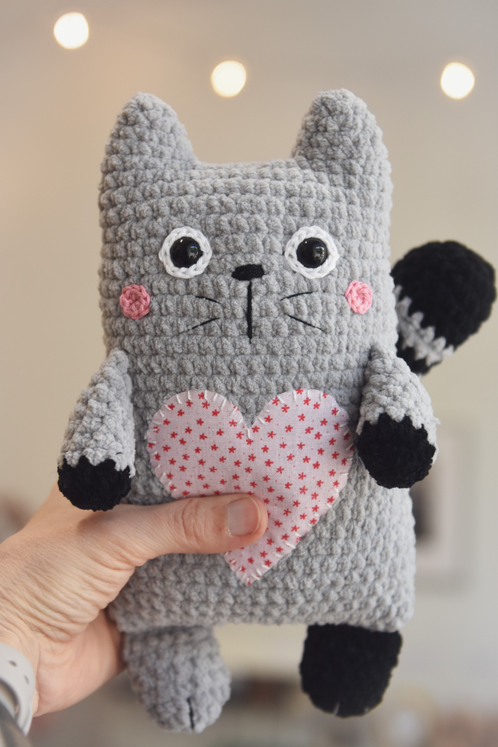 Pehme sametlõngast kass