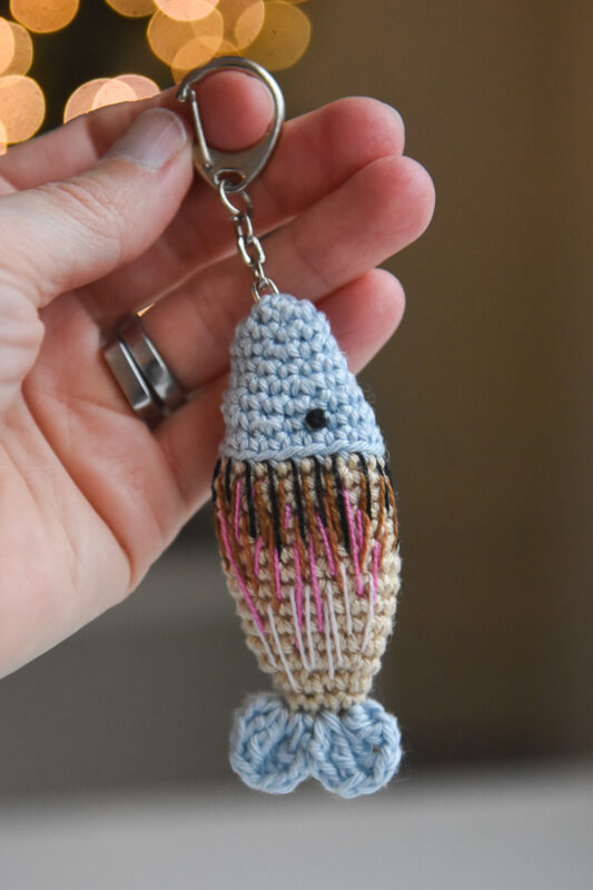 heegeldatud võtmehoidja kala kilu